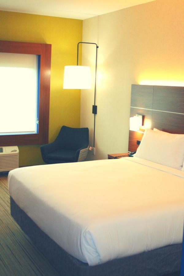 Holiday Inn Express Hotel & Suites Marina By Ihg Ngoại thất bức ảnh