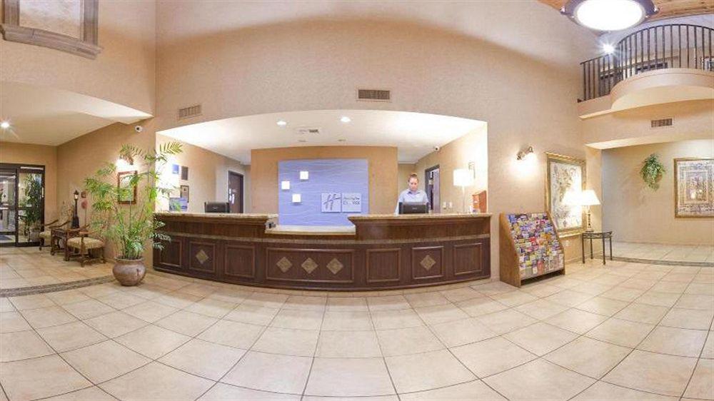 Holiday Inn Express Hotel & Suites Marina By Ihg Ngoại thất bức ảnh