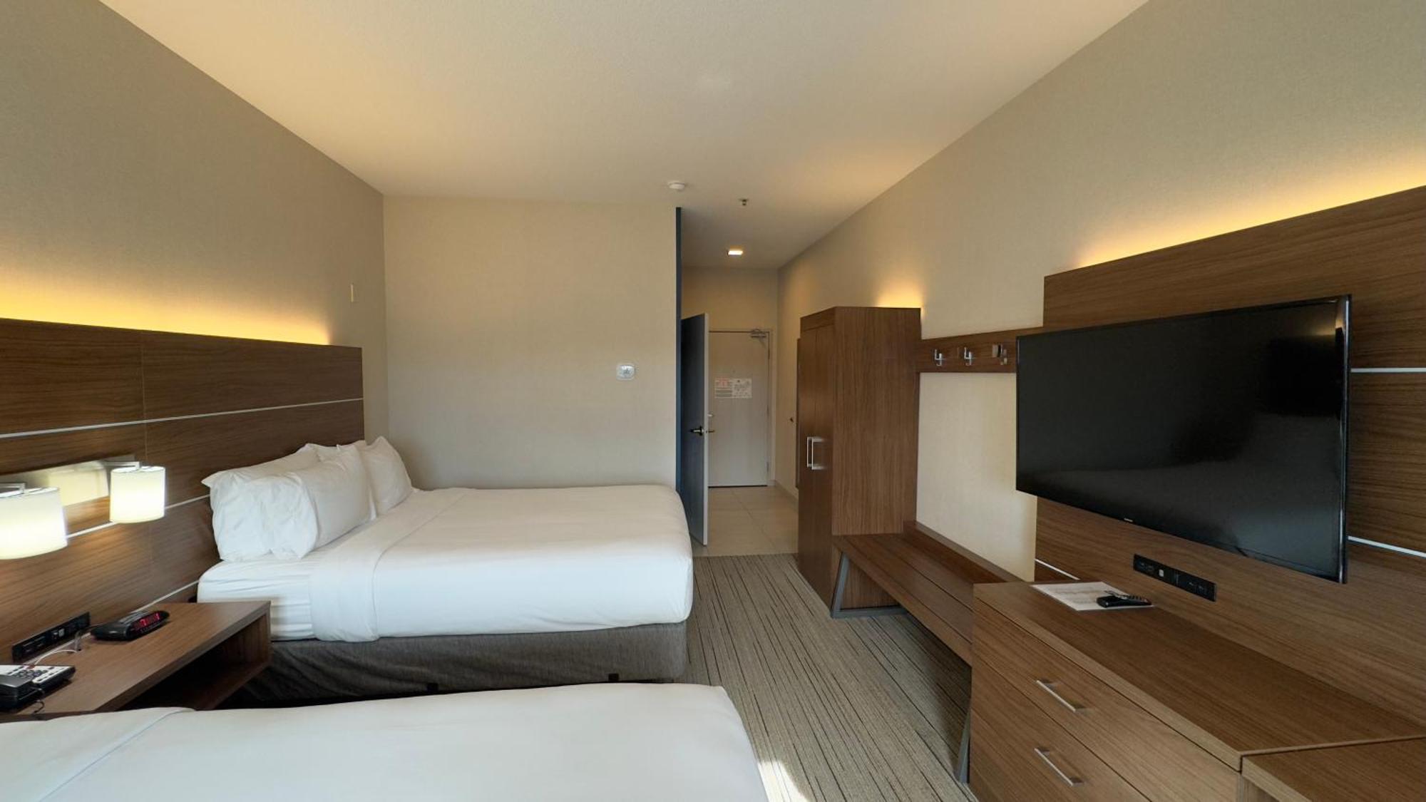 Holiday Inn Express Hotel & Suites Marina By Ihg Ngoại thất bức ảnh