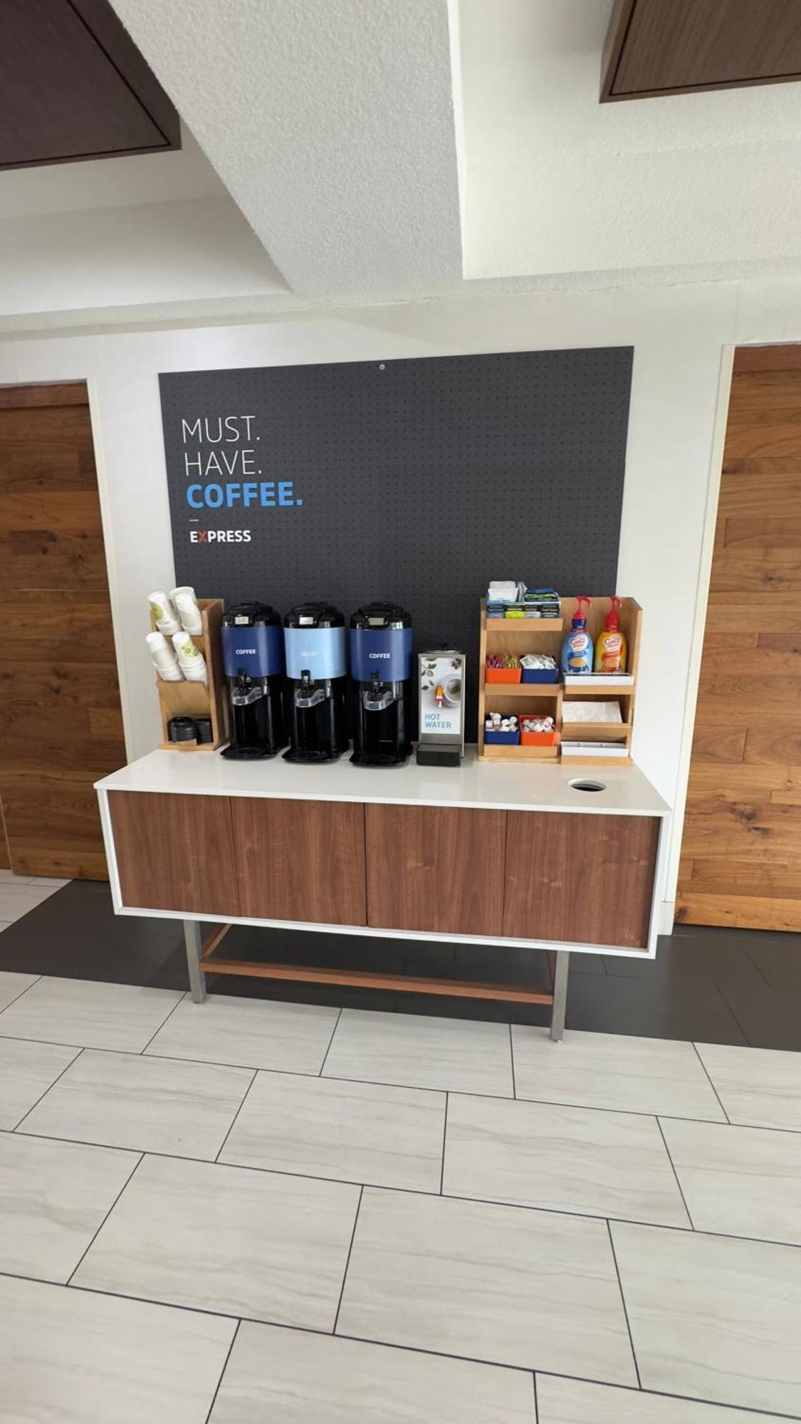 Holiday Inn Express Hotel & Suites Marina By Ihg Ngoại thất bức ảnh